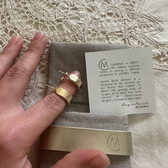 24k Gold Plated Textured Hoop Earrings - Picture 8 of 10